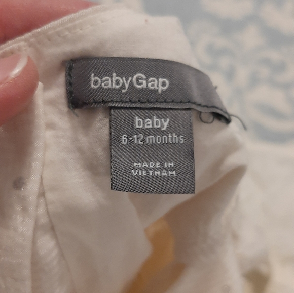 Baby Gap 6-12 months beautiful cream sleeveless dress w small silver polka dots - Picture 5 of 7
